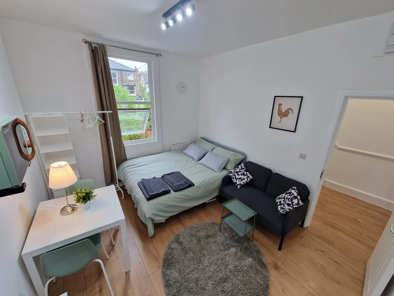 Flat Sandringham Road in Greater London