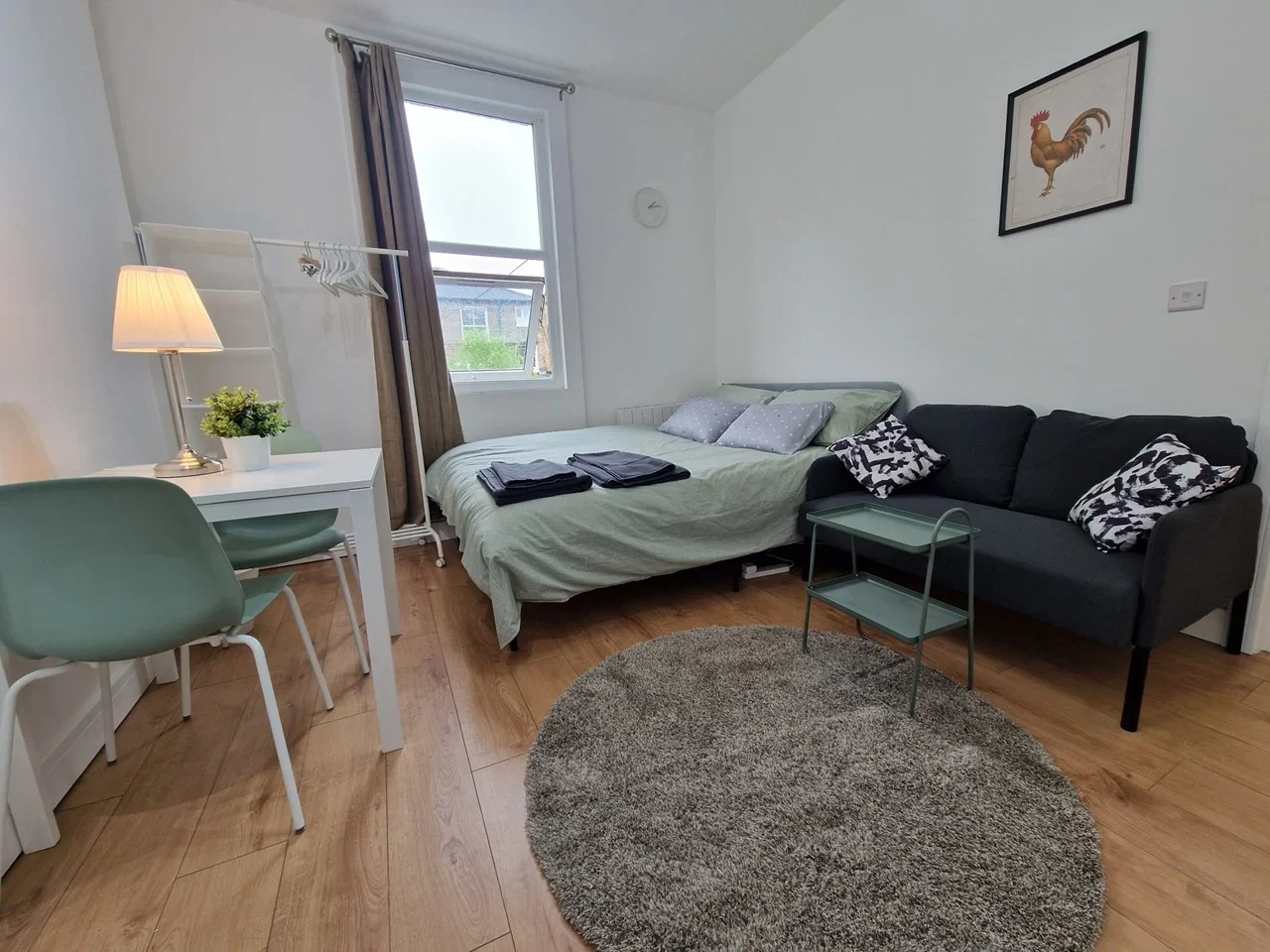 Flat Sandringham Road in Greater London