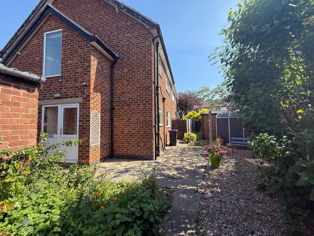Flat Tudor Road in Rushcliffe