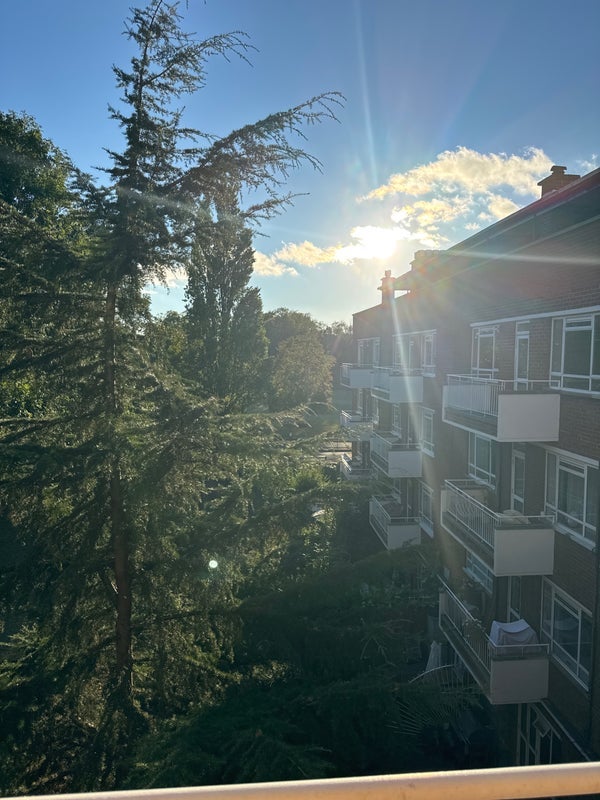 Flat Salcott Road in Greater London