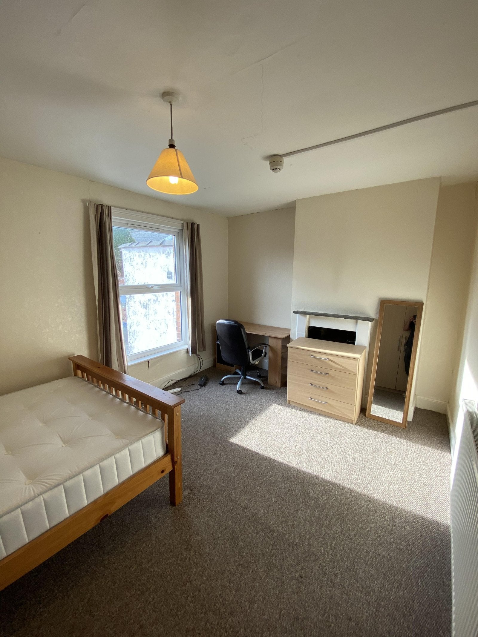 Room Knight Street in Worcester
