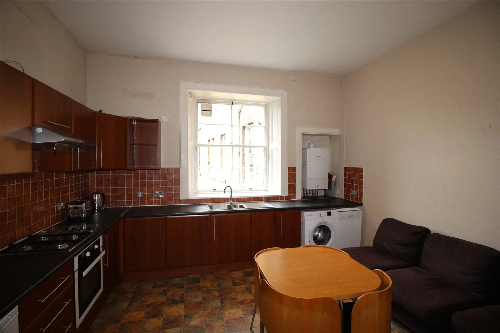 Flat Lonsdale Terrace in City of Edinburgh