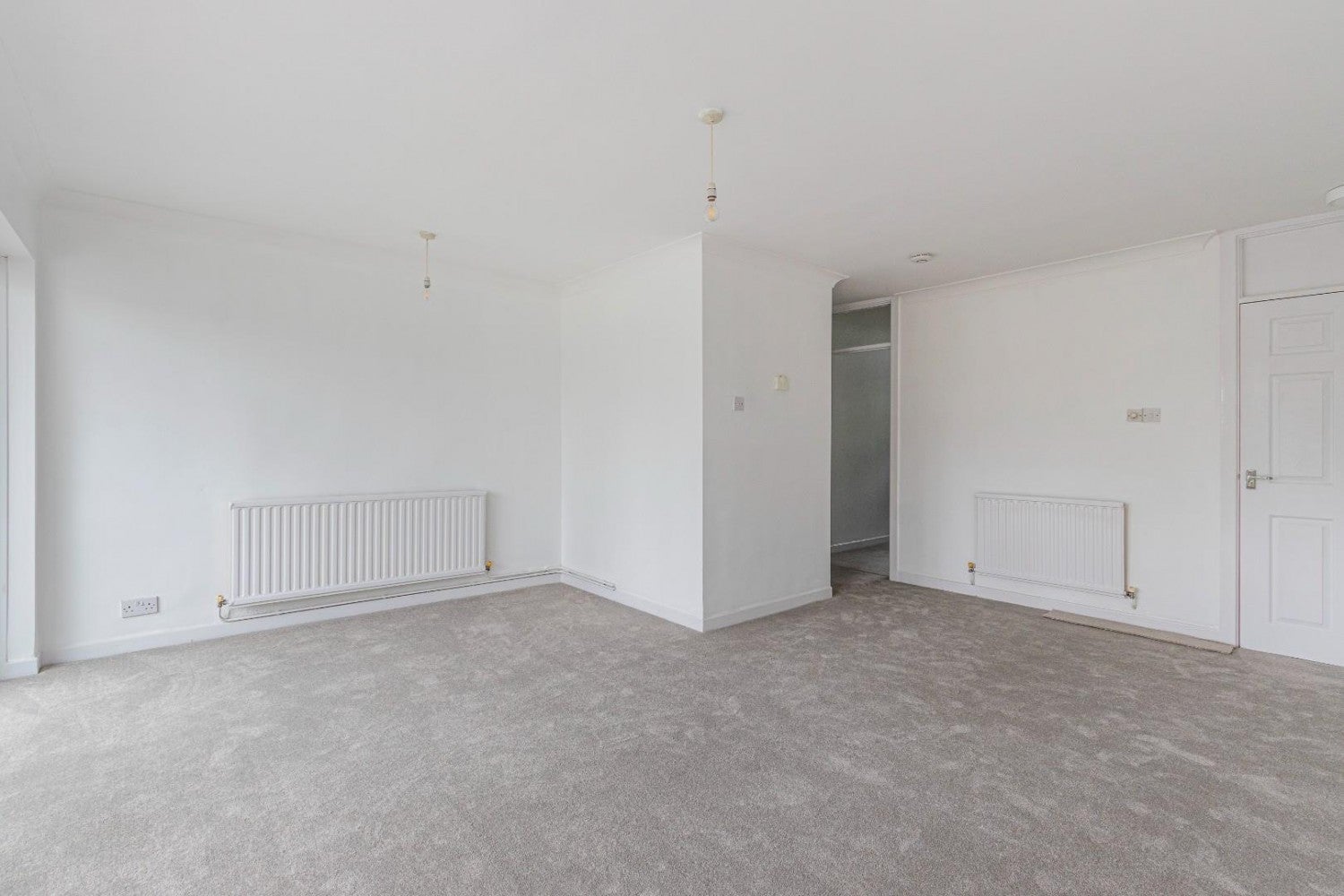 Flat Cwrt Cefn in Cardiff