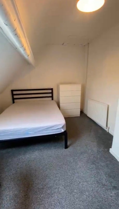 Room Broadway in Pontypridd