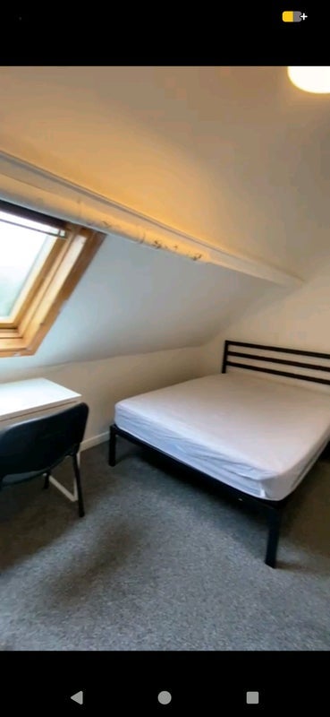 Room Broadway in Pontypridd