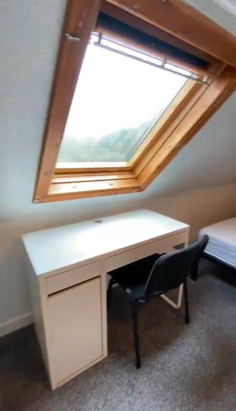 Room Broadway in Pontypridd