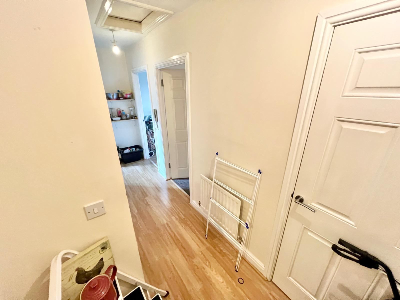 Flat Blisworth Close in Northampton