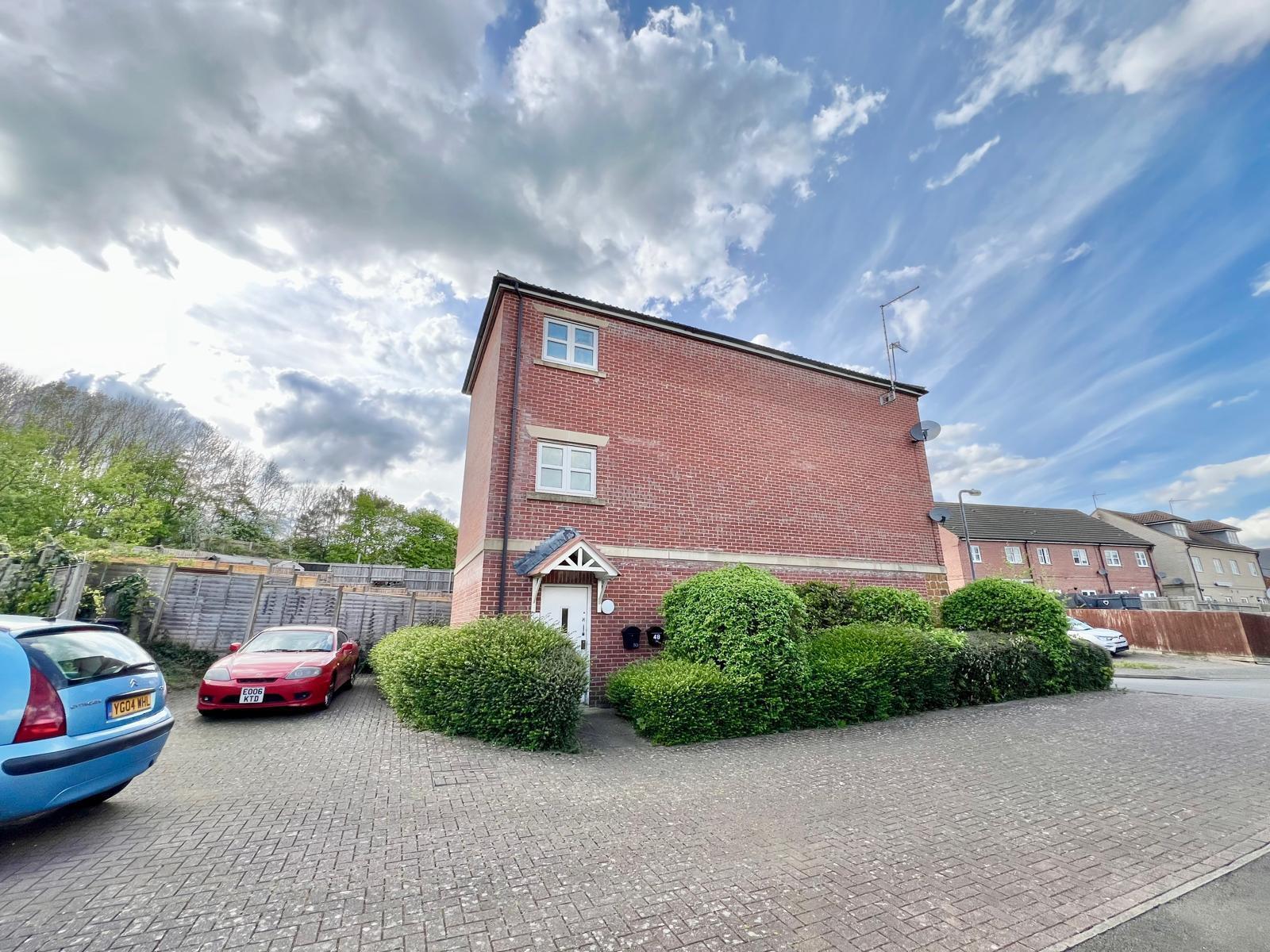 Flat Blisworth Close in Northampton