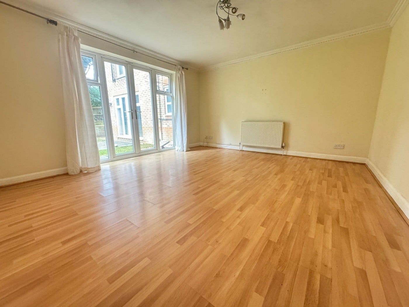 Flat Grebe Court in Greater London