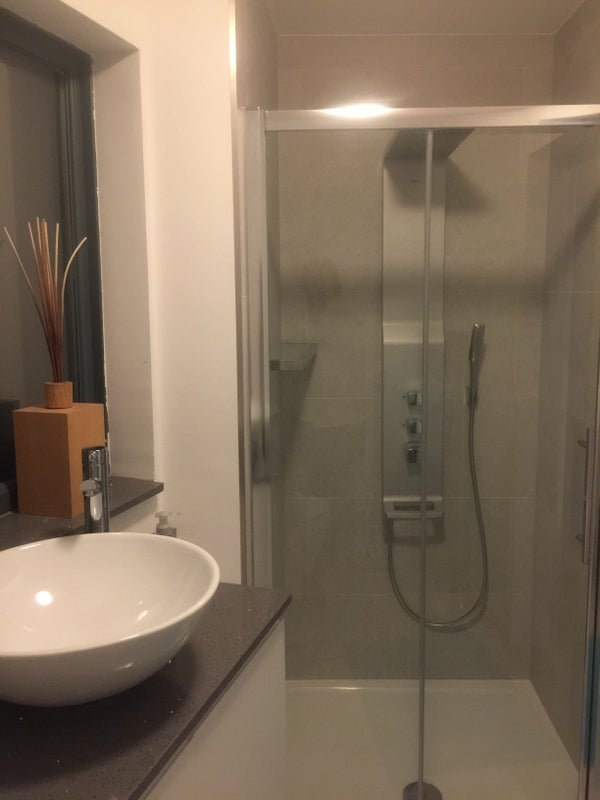 Room Roding Mews in Greater London