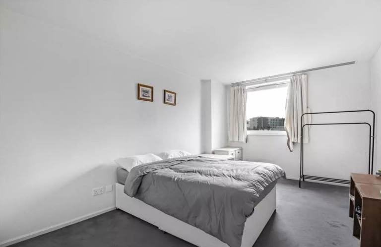 Room Westminster Bridge Road in Greater London