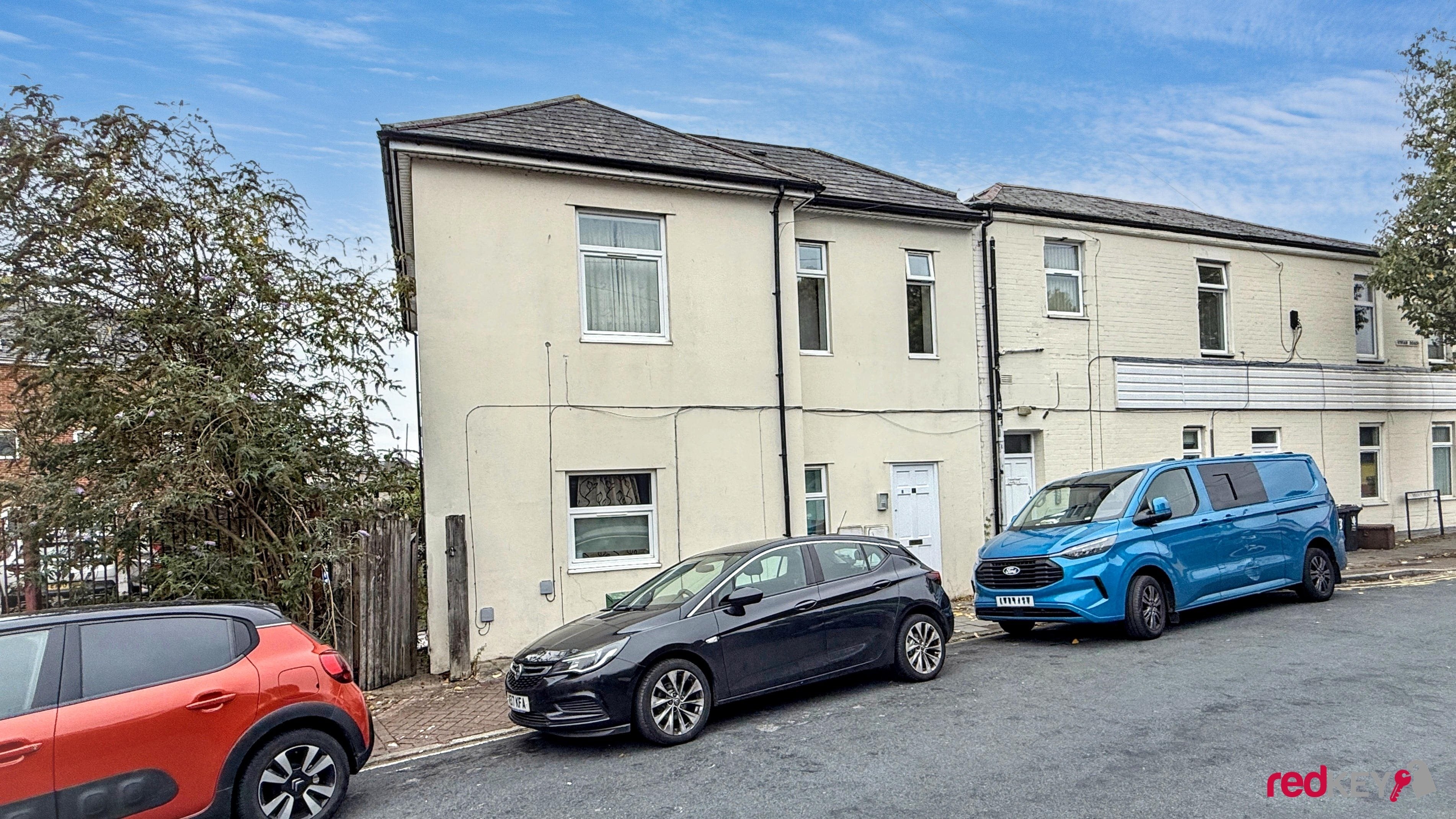 Flat Vivian Road in Newport