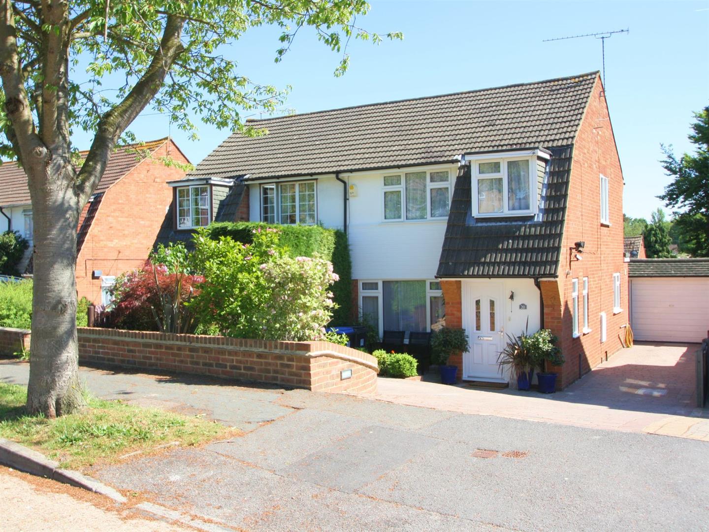 House Northwood Avenue in Woking