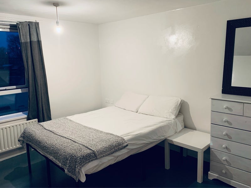 Room Medlar Street in Greater London
