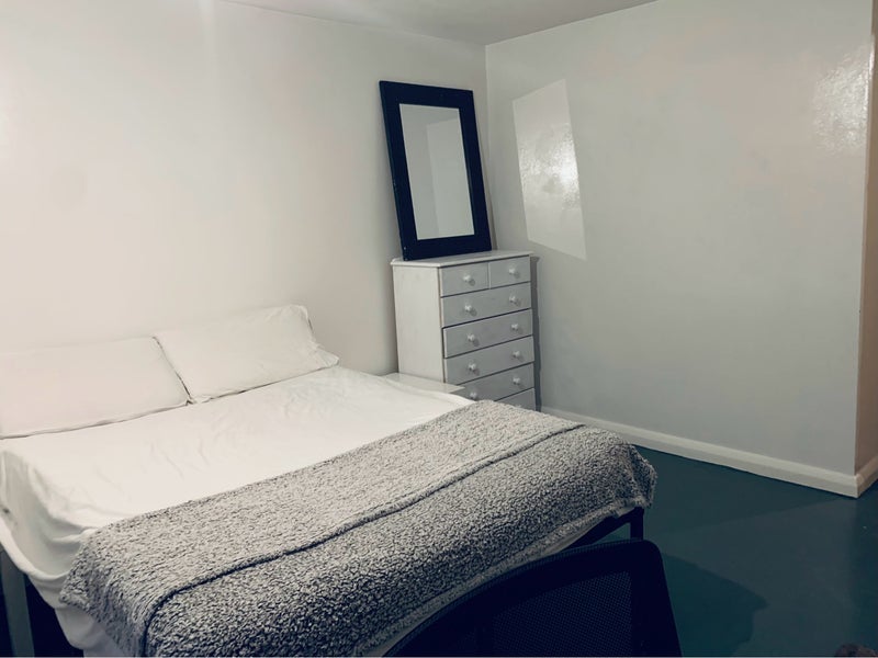 Room Medlar Street in Greater London