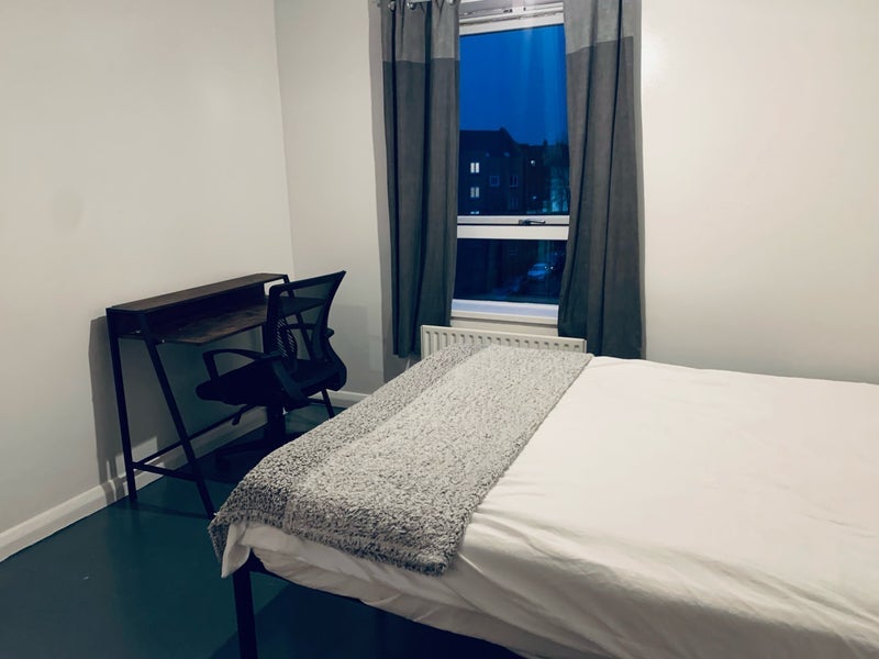 Room Medlar Street in Greater London