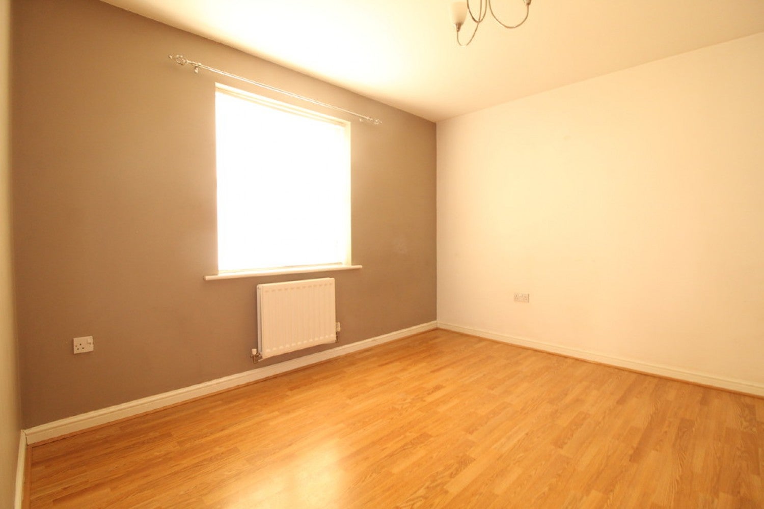 Flat Edmonstone Crescent in Nottingham