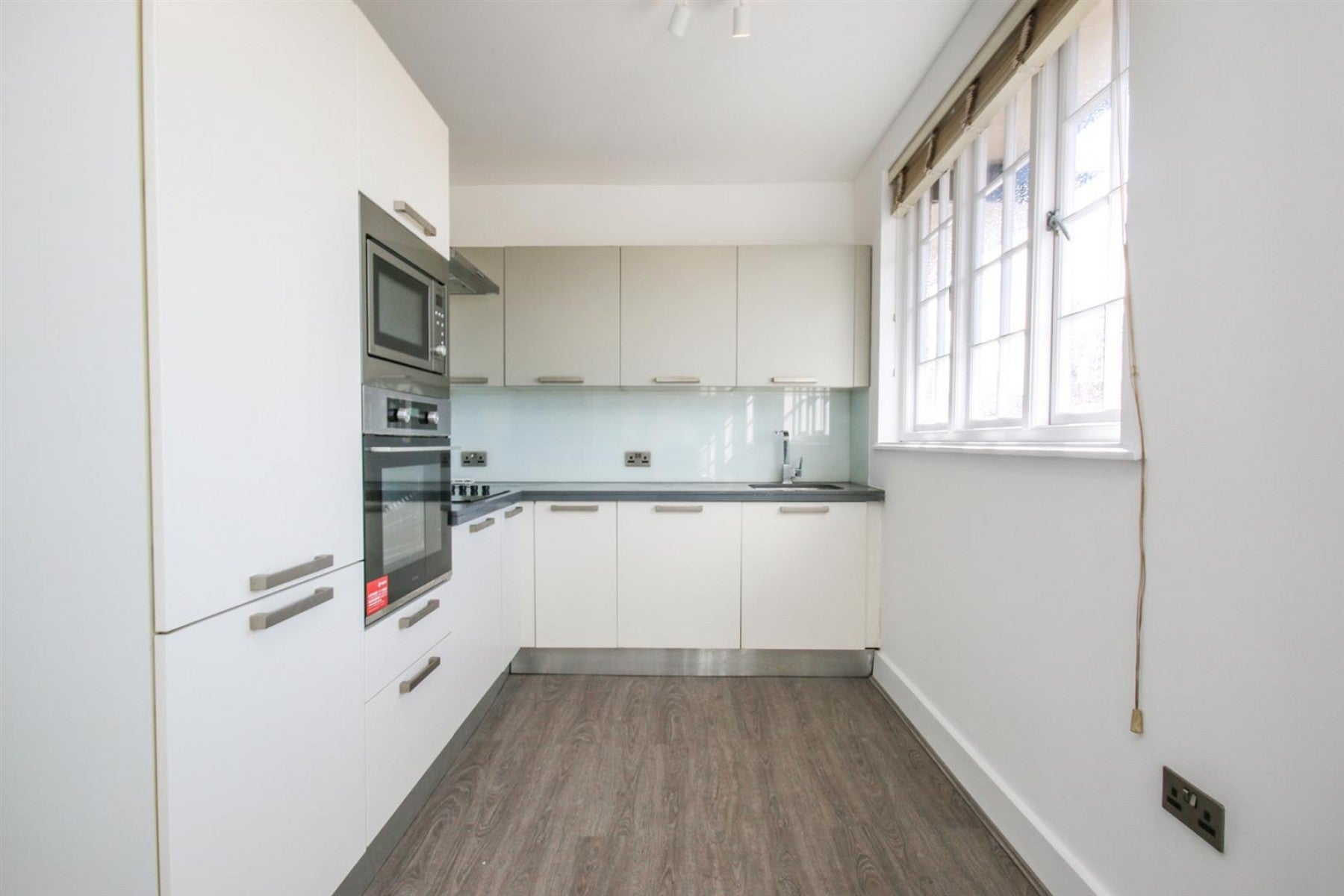Flat Golders Green Crescent in Greater London