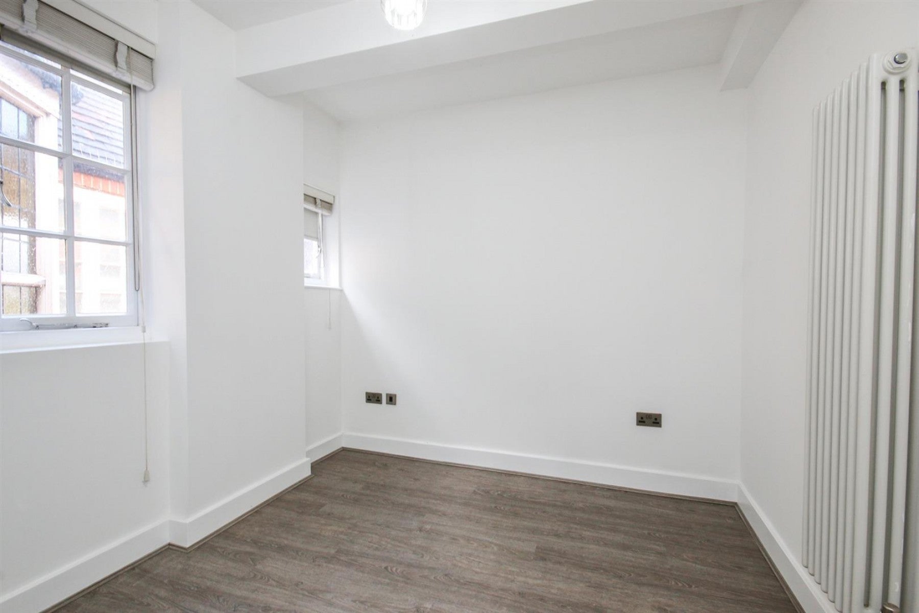 Flat Golders Green Crescent in Greater London