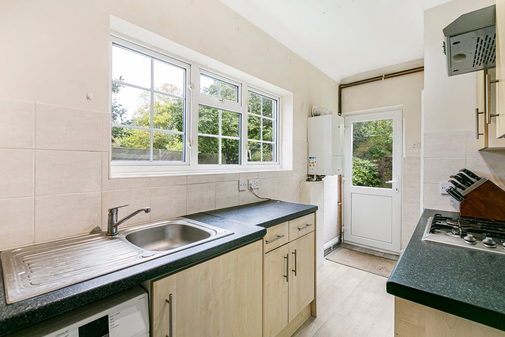 Flat Jordans Mews in Greater London