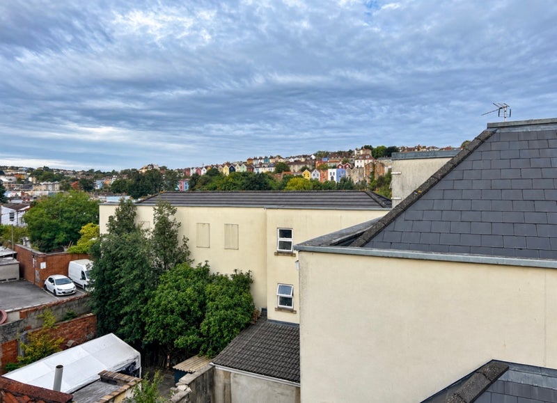 Flat Ashley Road in Bristol