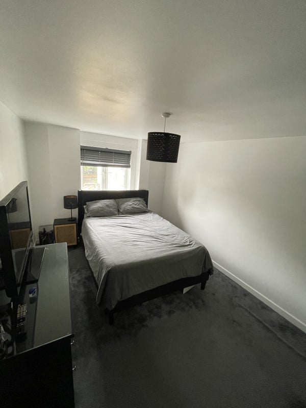 Flat Atchley Street in Bristol