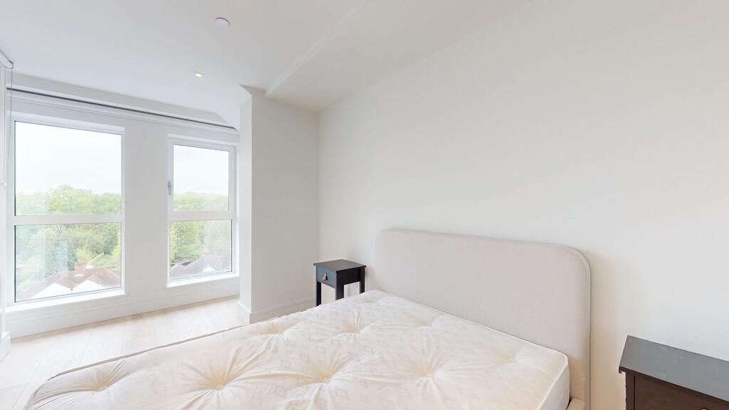 Flat Beverley Way in Greater London