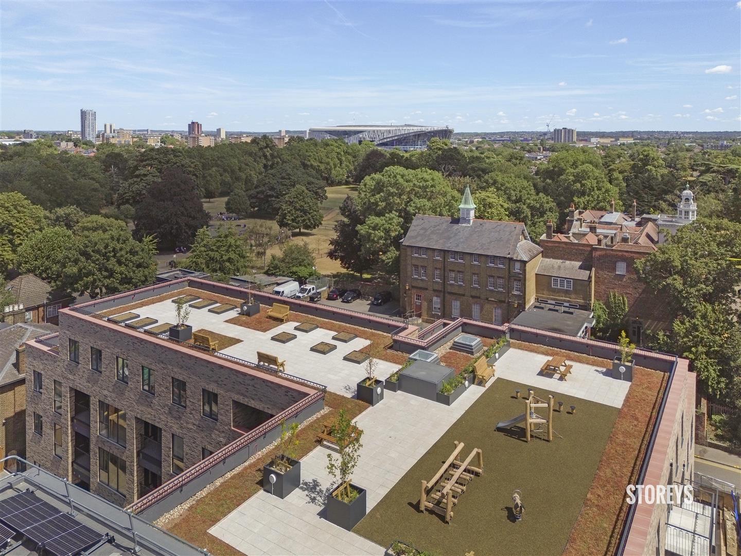 Flat The Roundway in London