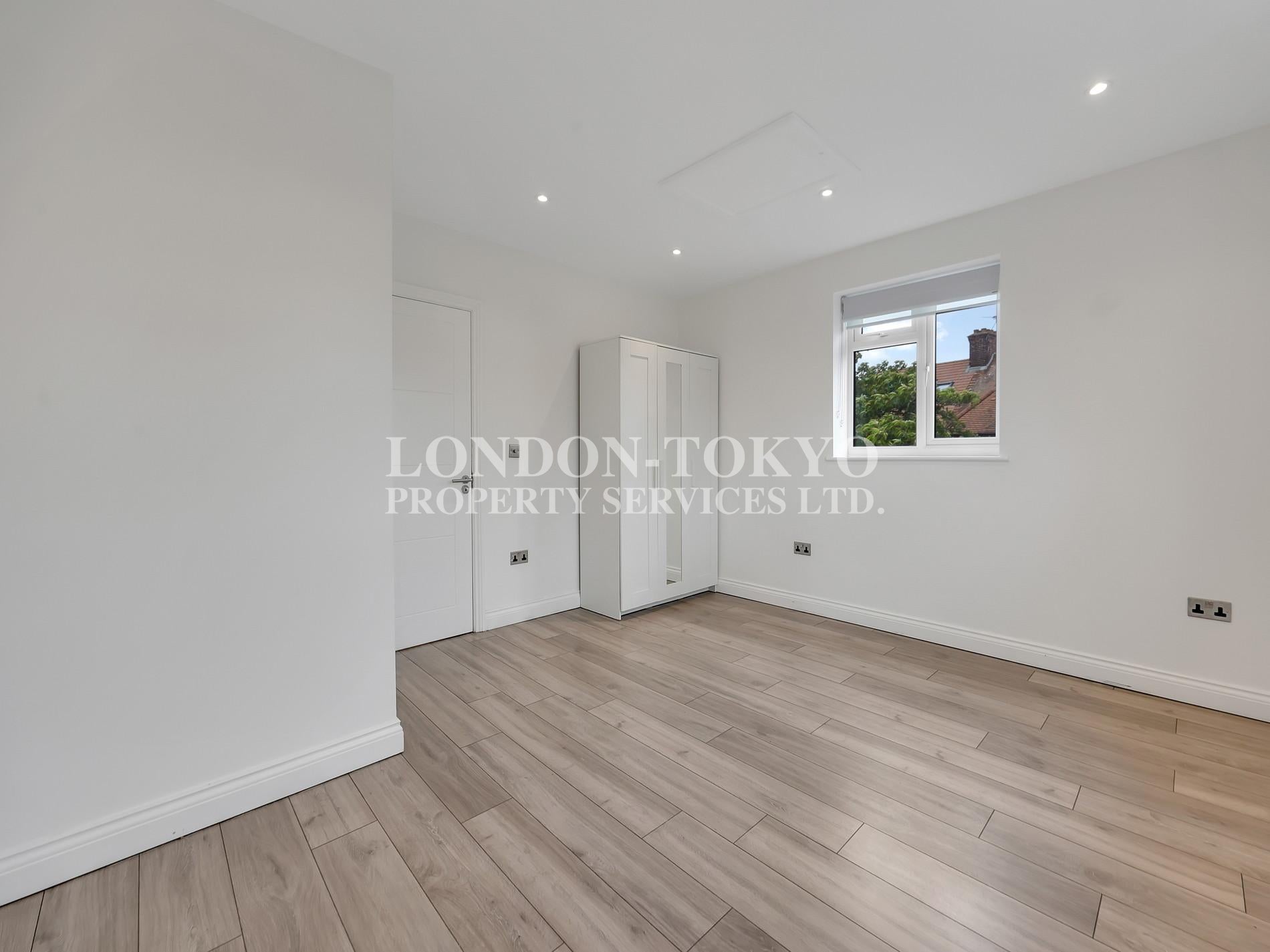 House Hervey Close in Greater London