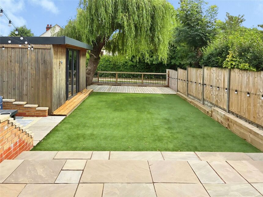 House Featherstone Close in Nuneaton and Bedworth
