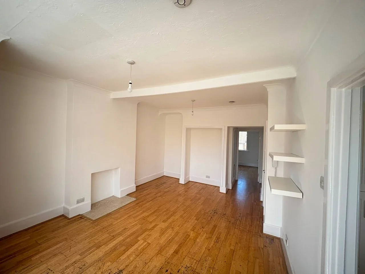 Flat Luffman Road in Greater London