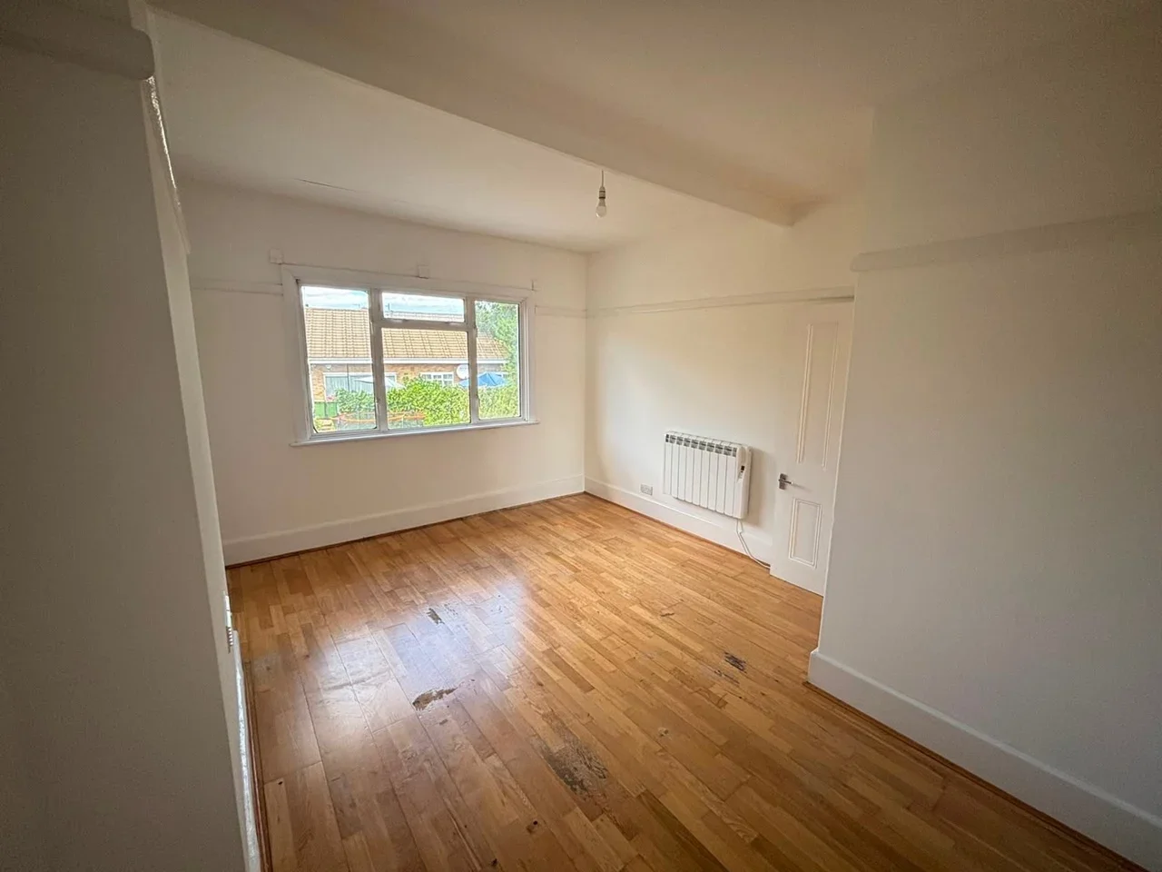 Flat Luffman Road in Greater London