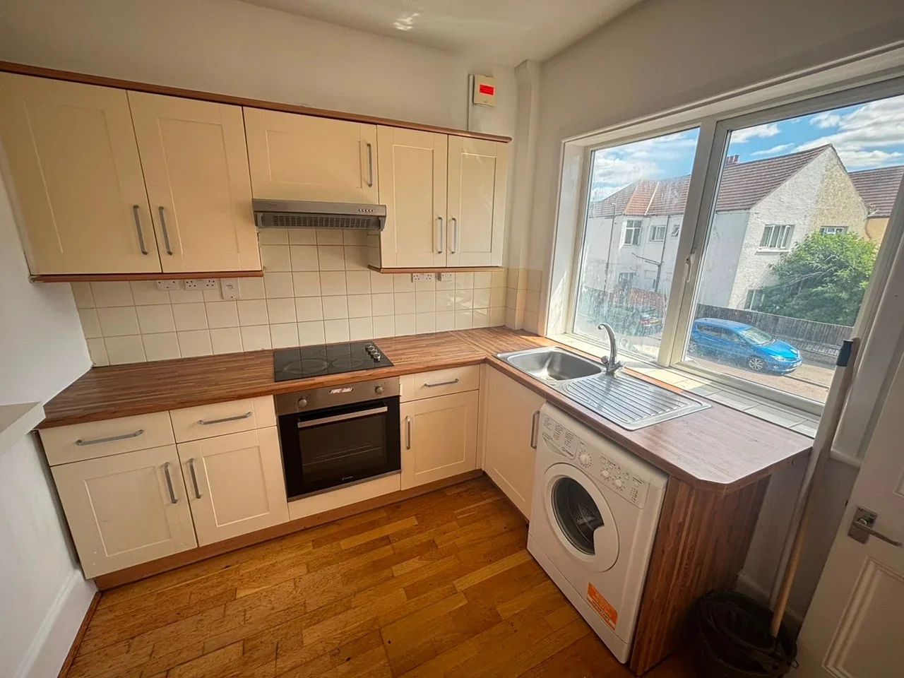 Flat Luffman Road in Greater London