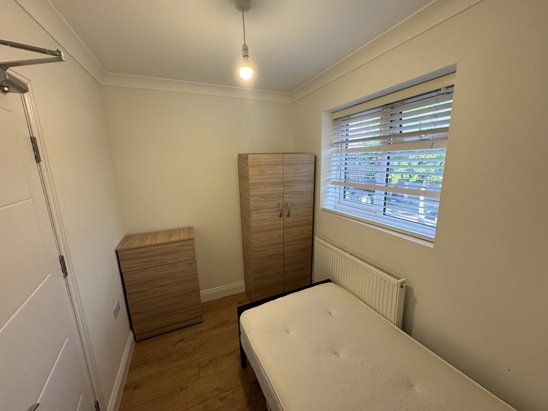 Room James Close in Greater London
