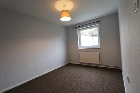 Flat Montague Crescent in Northampton