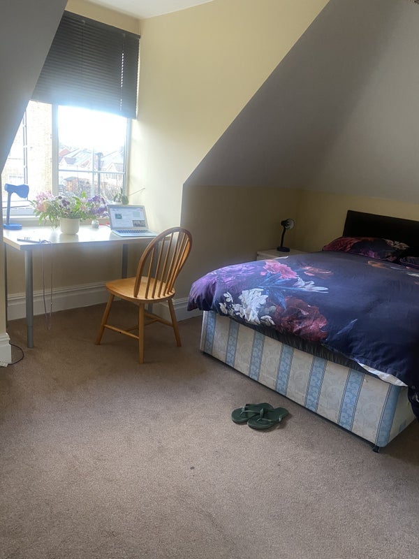 Room Oak Way in Greater London