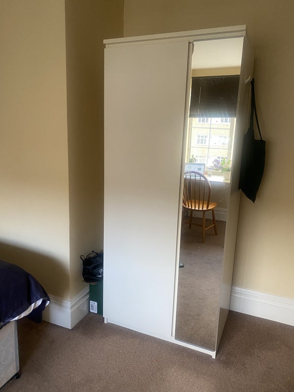 Room Oak Way in Greater London