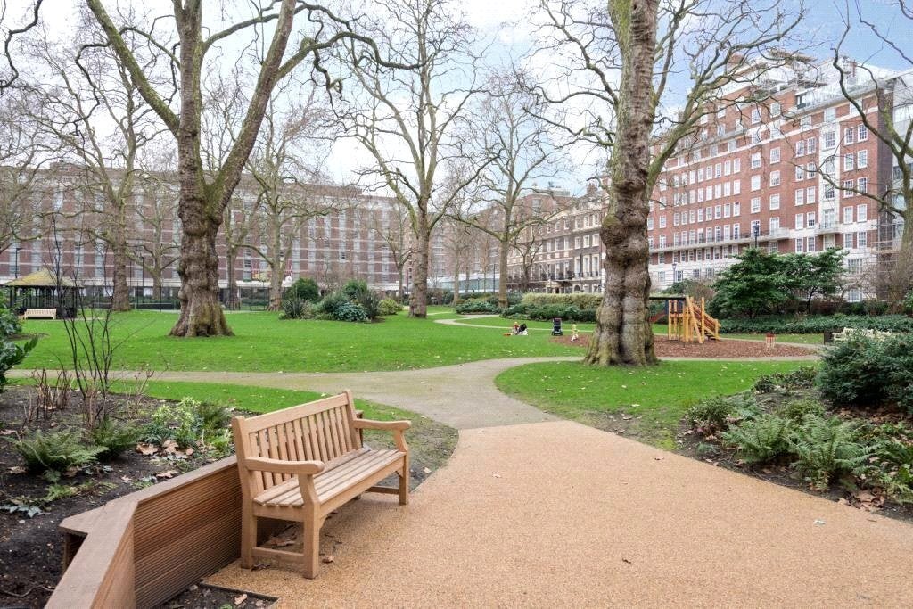 Flat Portman Square in City of Westminster
