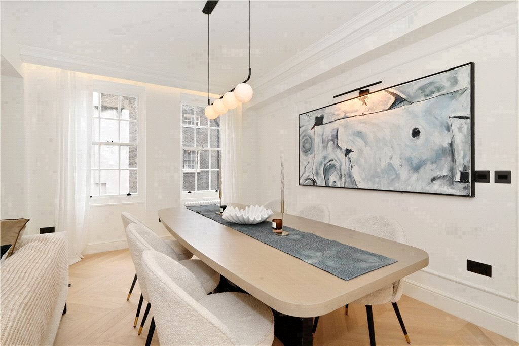 Flat Portman Square in City of Westminster