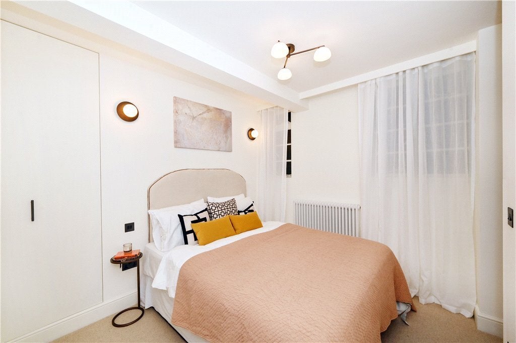 Flat Portman Square in City of Westminster