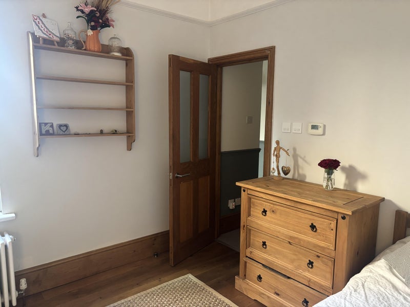 Room Warwick Road in Greater London