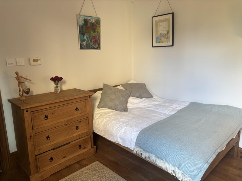 Room Warwick Road in Greater London