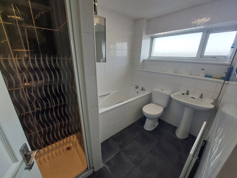 Room Lyndale Road in Coventry