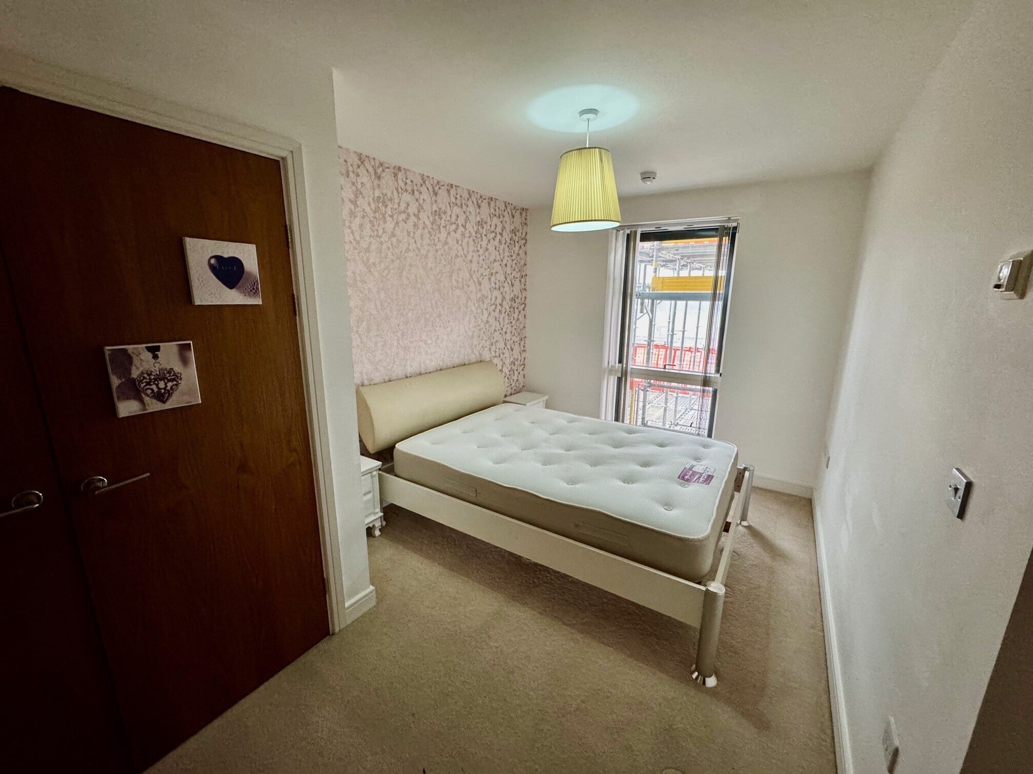 Flat Edgbaston Crescent in Birmingham