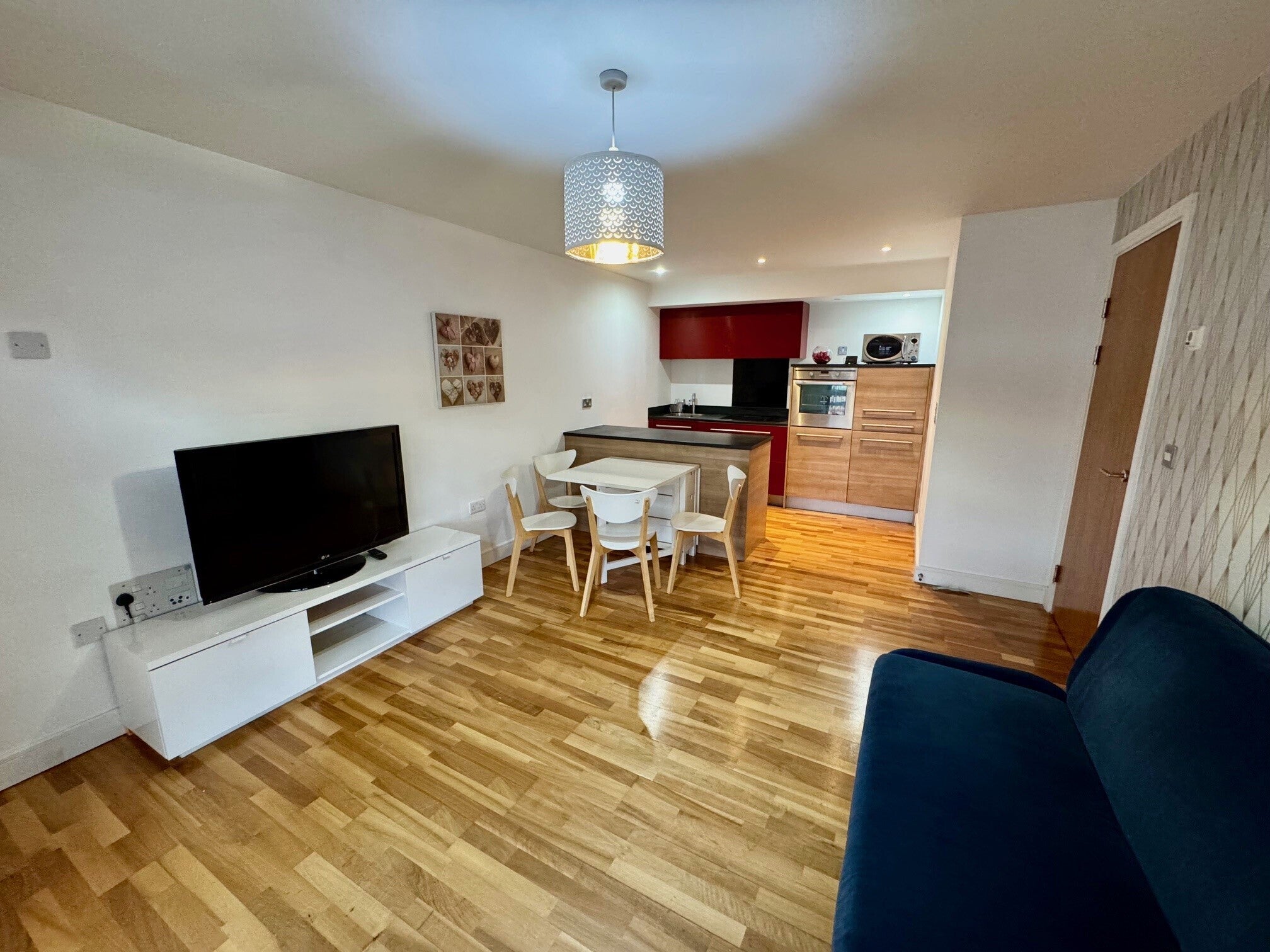 Flat Edgbaston Crescent in Birmingham