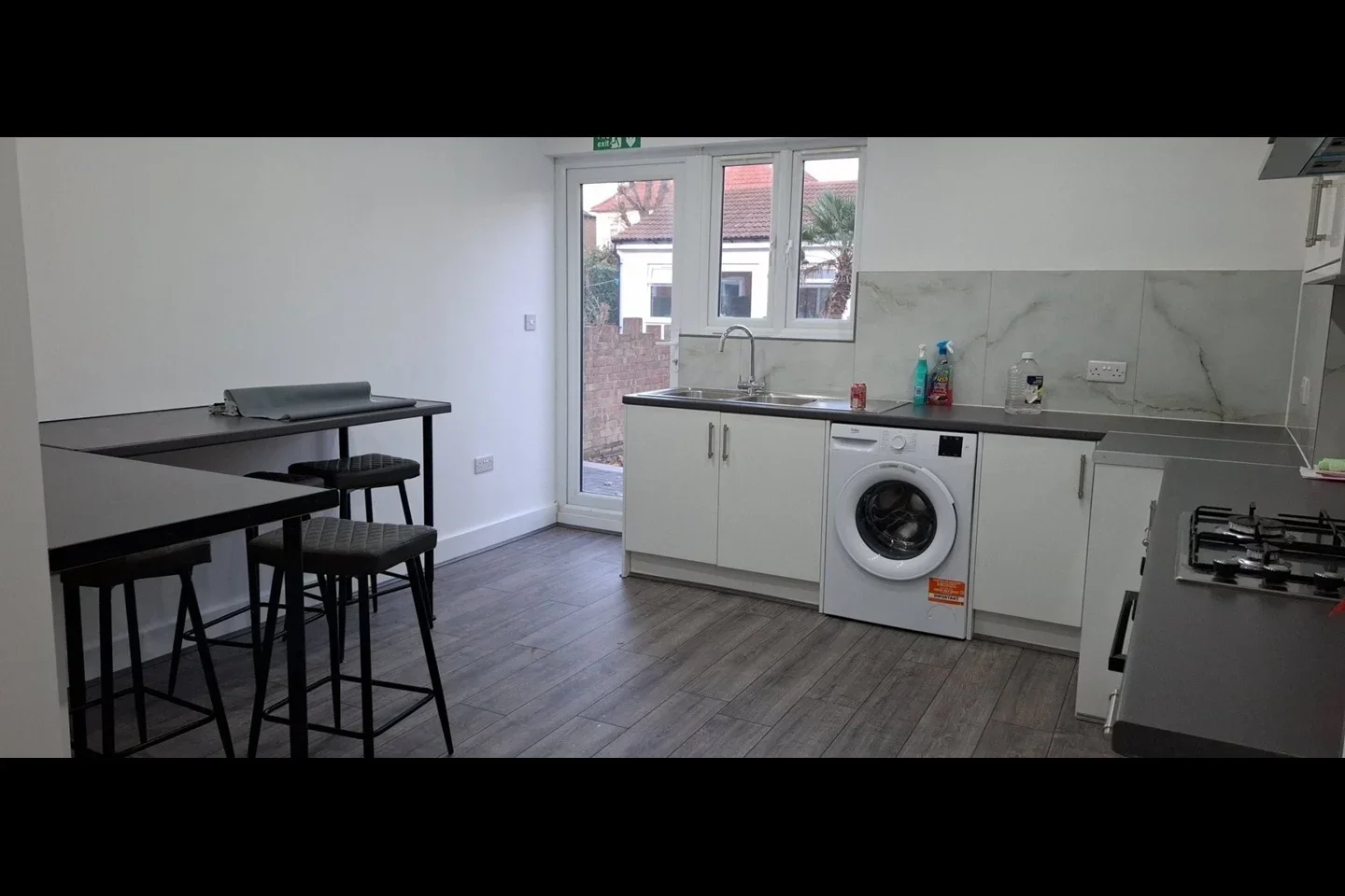 Room Tudor Road in Greater London
