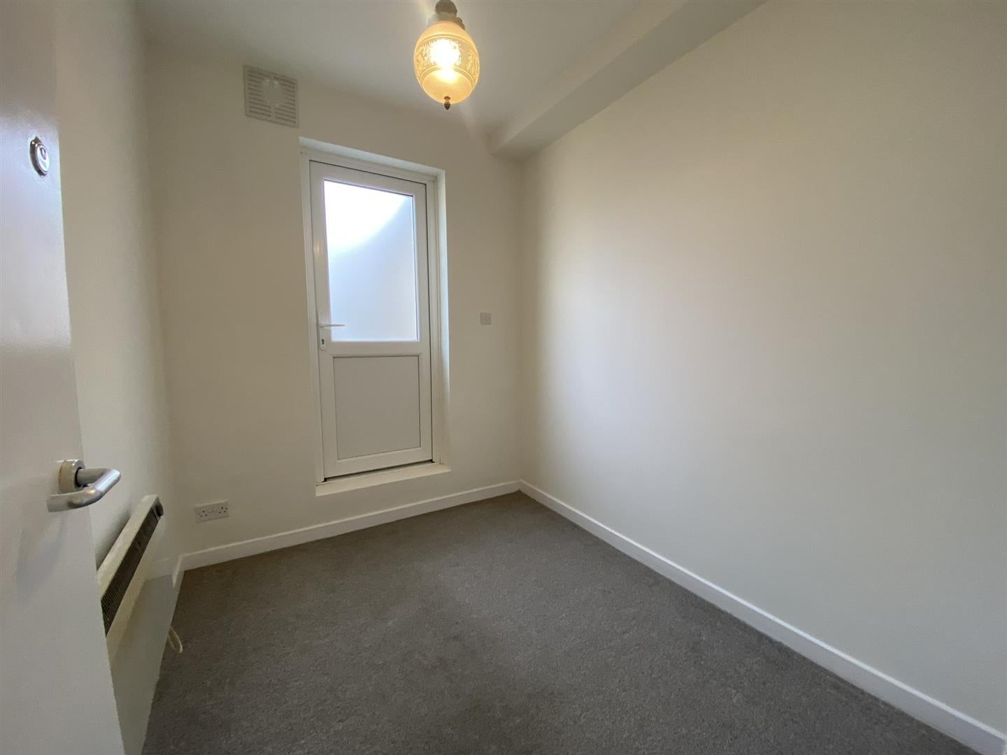 Flat Alderton Way in Greater London