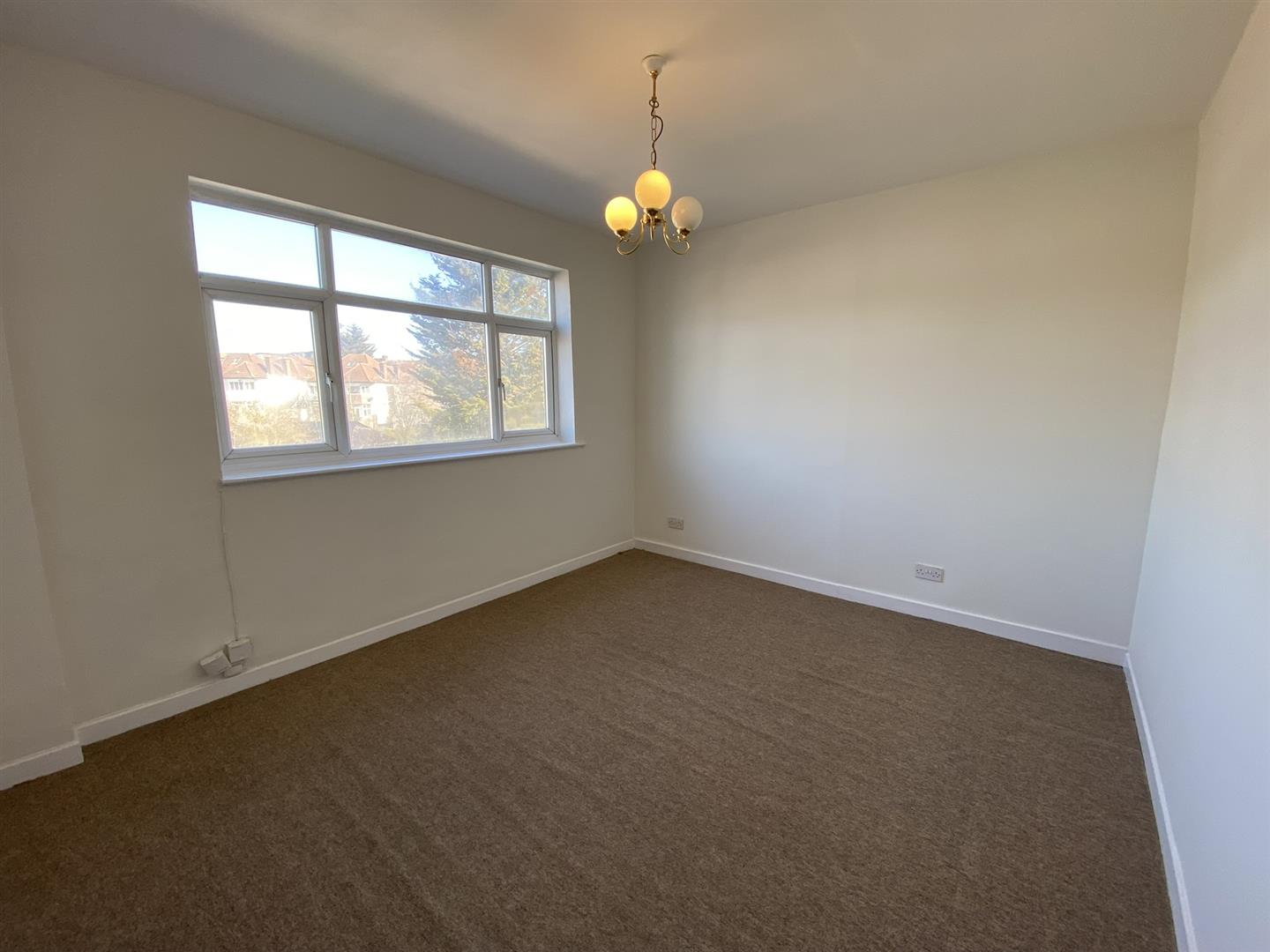 Flat Alderton Way in Greater London