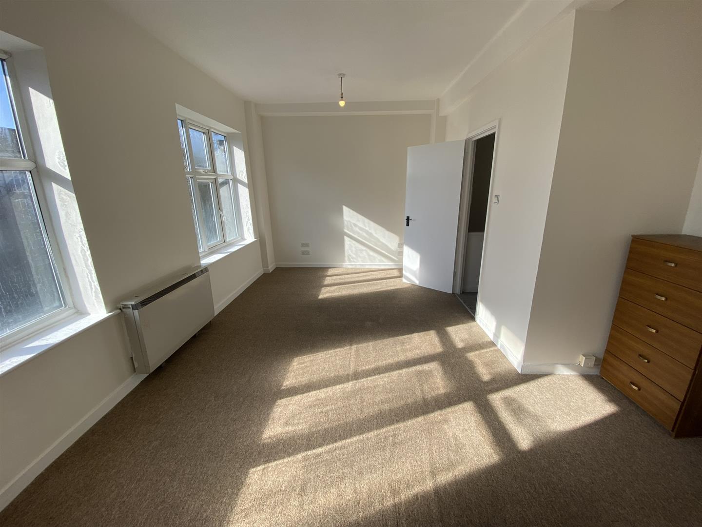 Flat Alderton Way in Greater London