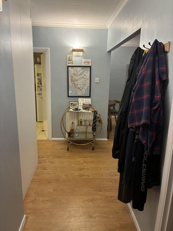 Room Oak Tree Close in Greater London